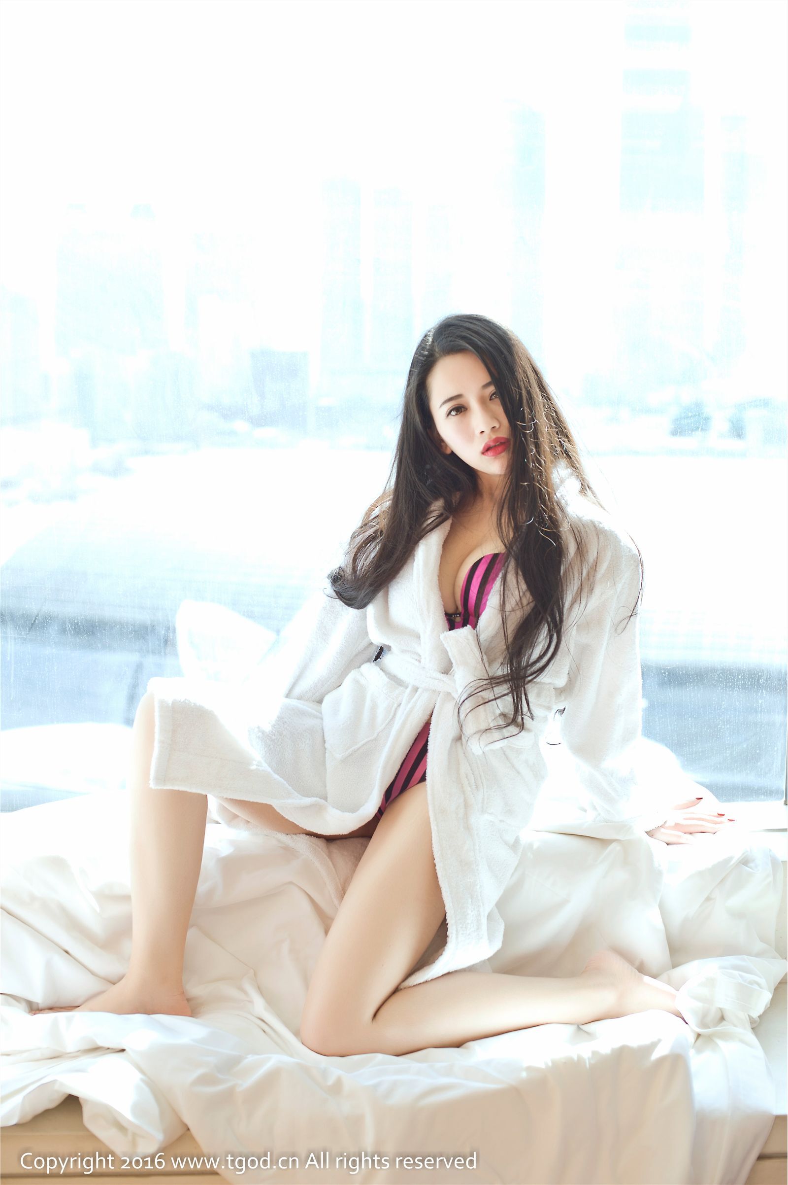 [TGOD推女神]2016-04-04 朱小旭邻家少女诱惑真空装